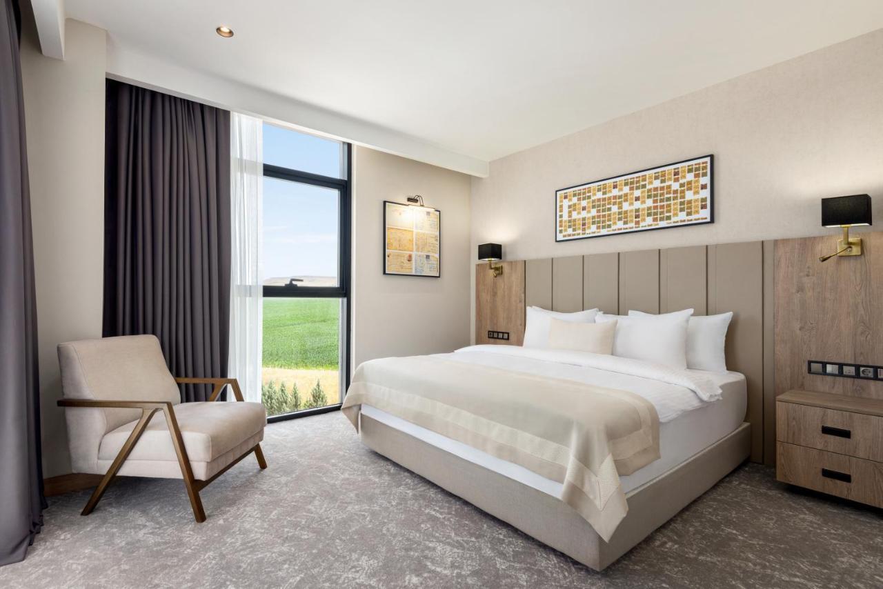 Ramada Plaza By Wyndham Batman Hotel ภายนอก รูปภาพ