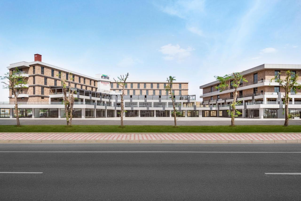 Ramada Plaza By Wyndham Batman Hotel ภายนอก รูปภาพ