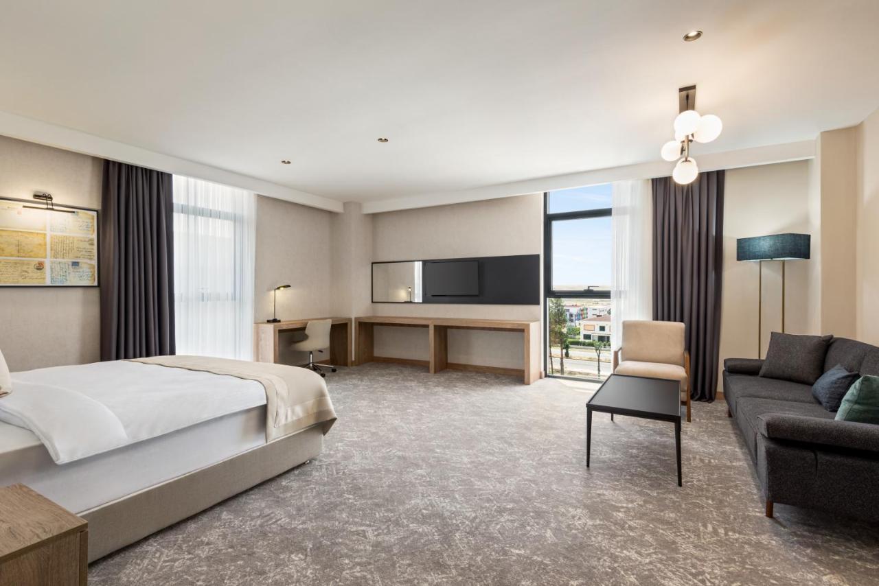 Ramada Plaza By Wyndham Batman Hotel ภายนอก รูปภาพ