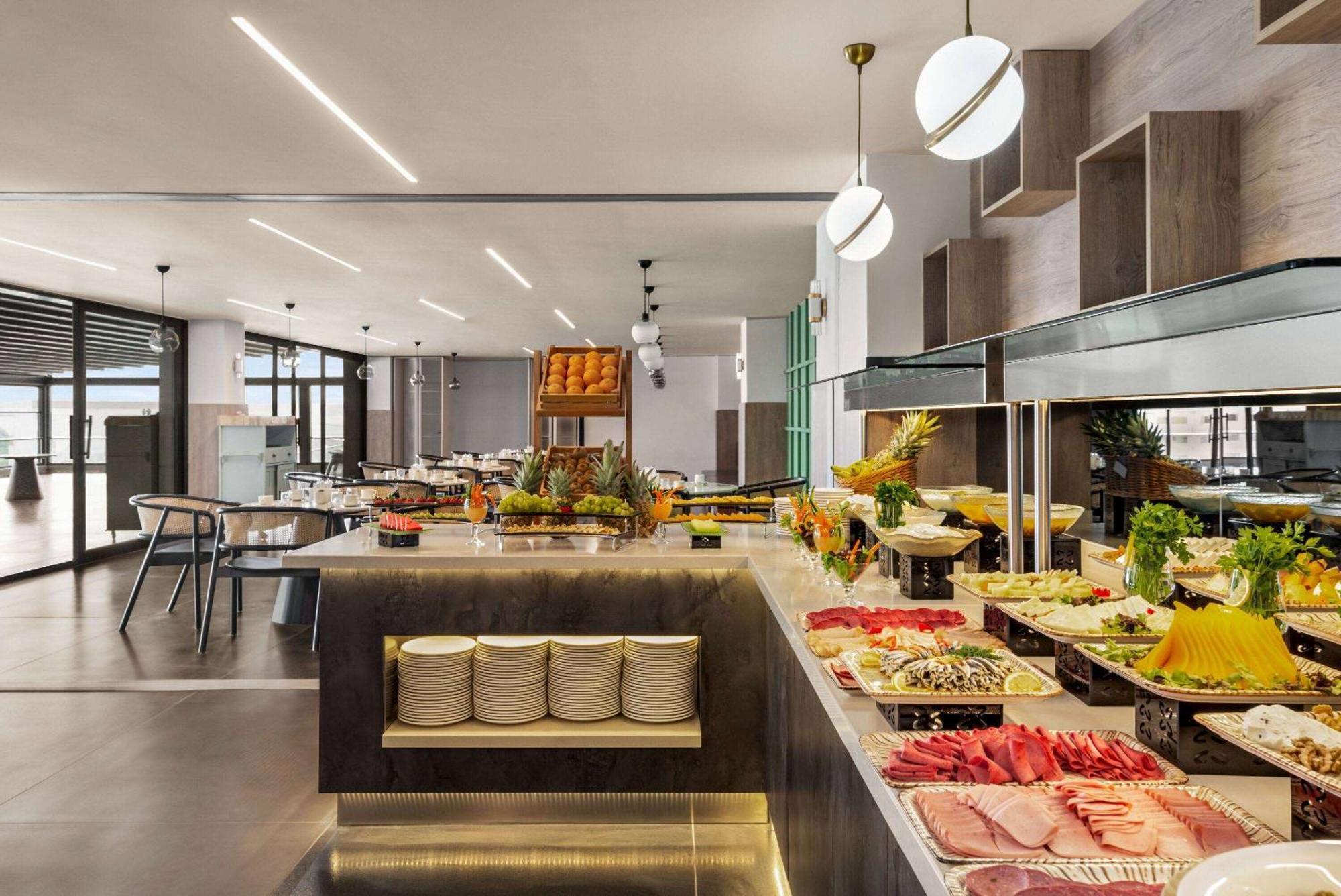 Ramada Plaza By Wyndham Batman Hotel ภายนอก รูปภาพ