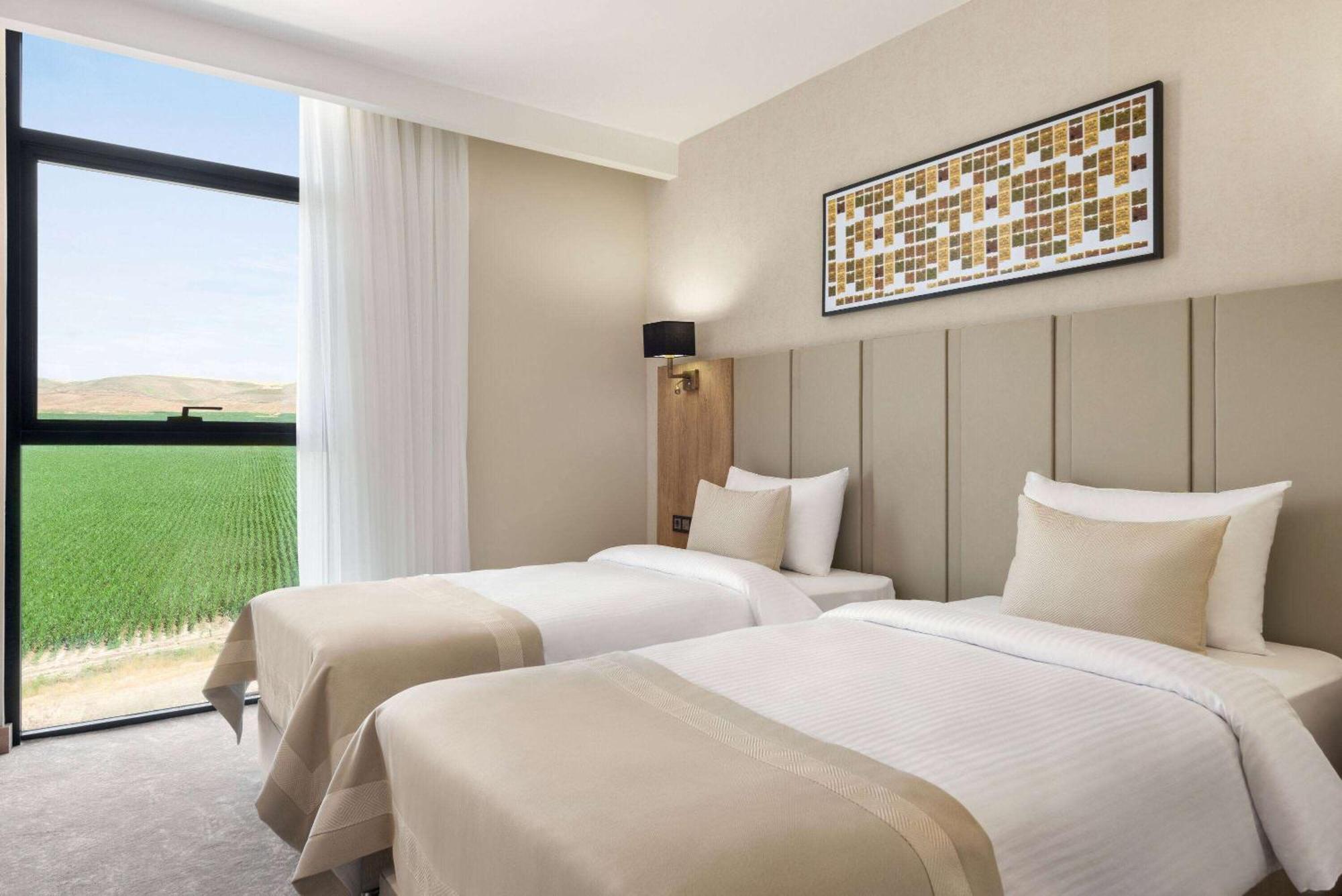 Ramada Plaza By Wyndham Batman Hotel ภายนอก รูปภาพ