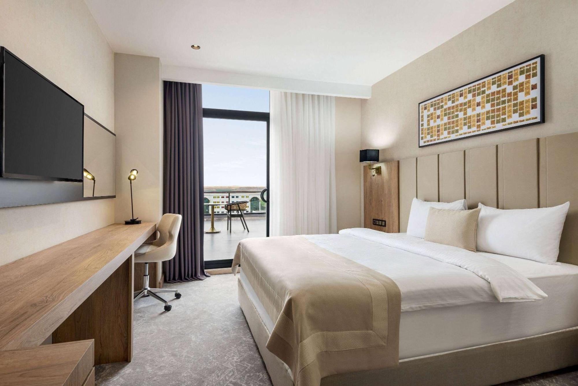 Ramada Plaza By Wyndham Batman Hotel ภายนอก รูปภาพ