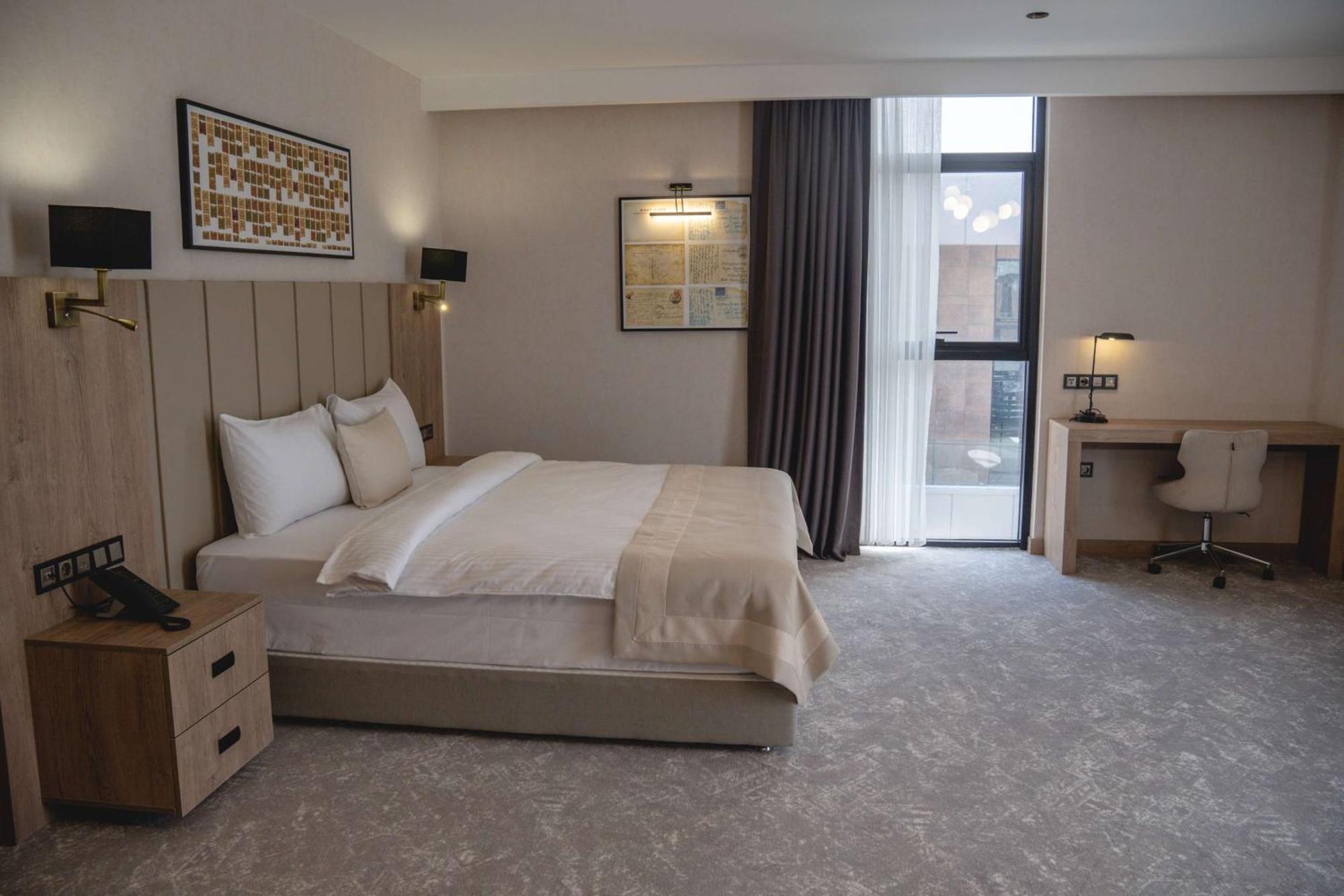 Ramada Plaza By Wyndham Batman Hotel ภายนอก รูปภาพ