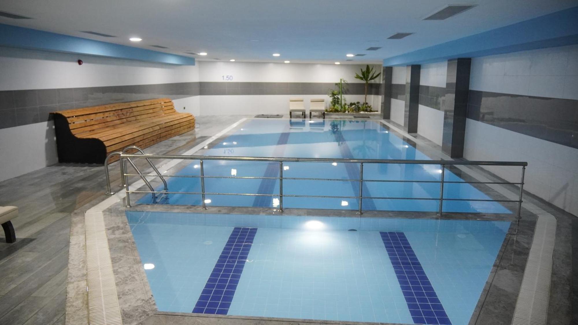 Ramada Plaza By Wyndham Batman Hotel ภายนอก รูปภาพ